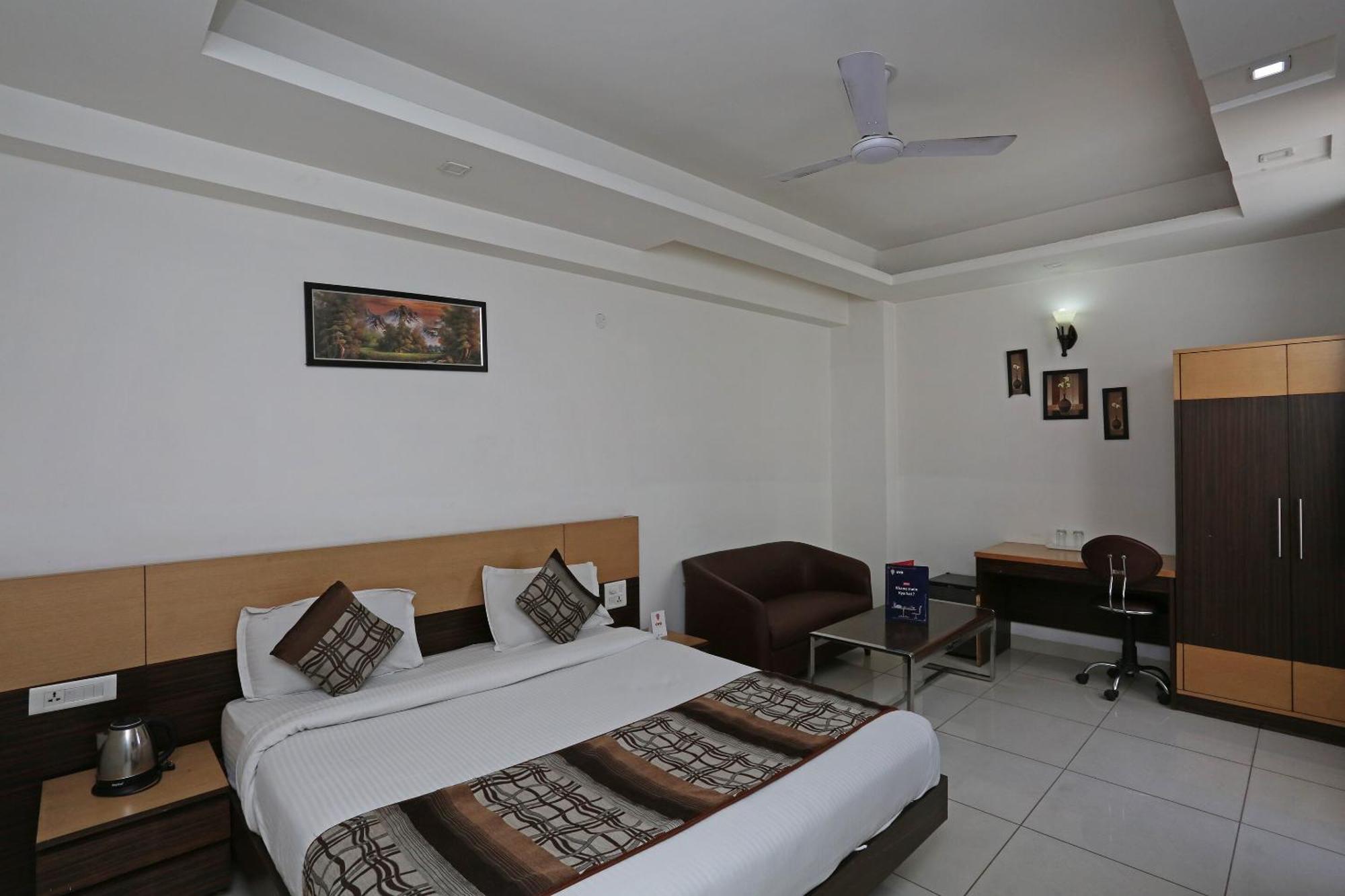 OYO 531 Hotel Cyber Inn Gurgaon Exterior foto
