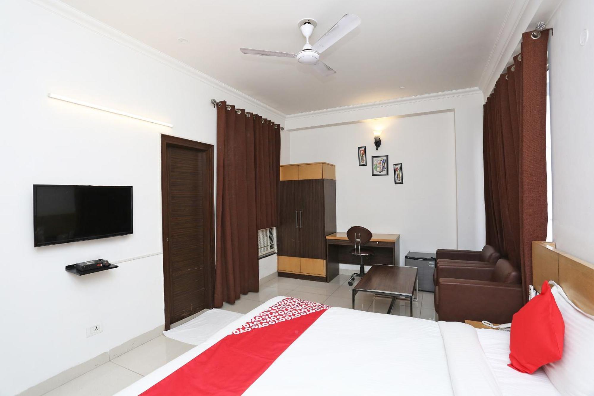 OYO 531 Hotel Cyber Inn Gurgaon Exterior foto