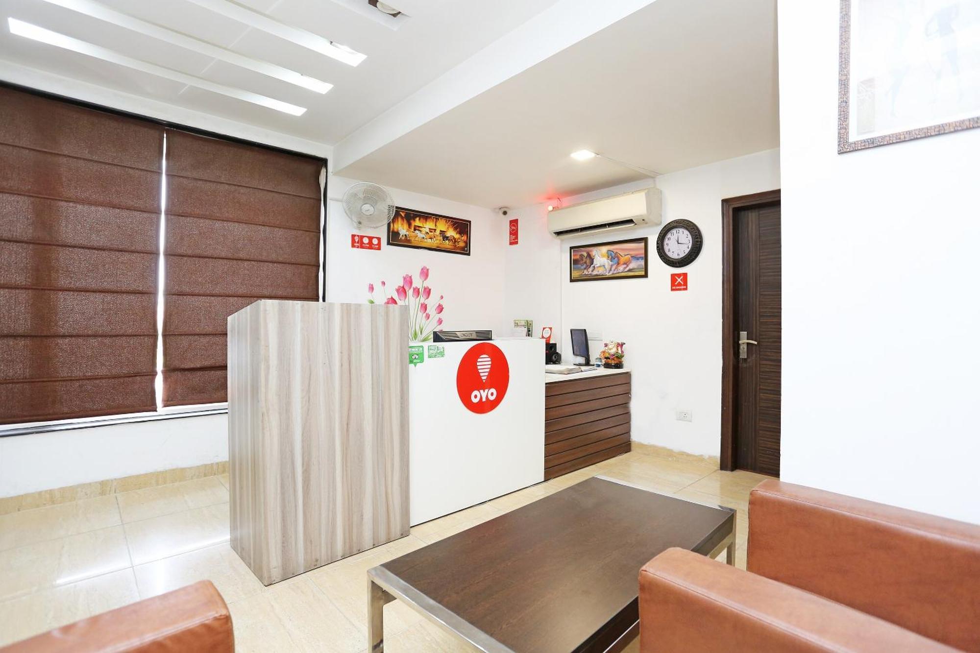 OYO 531 Hotel Cyber Inn Gurgaon Exterior foto