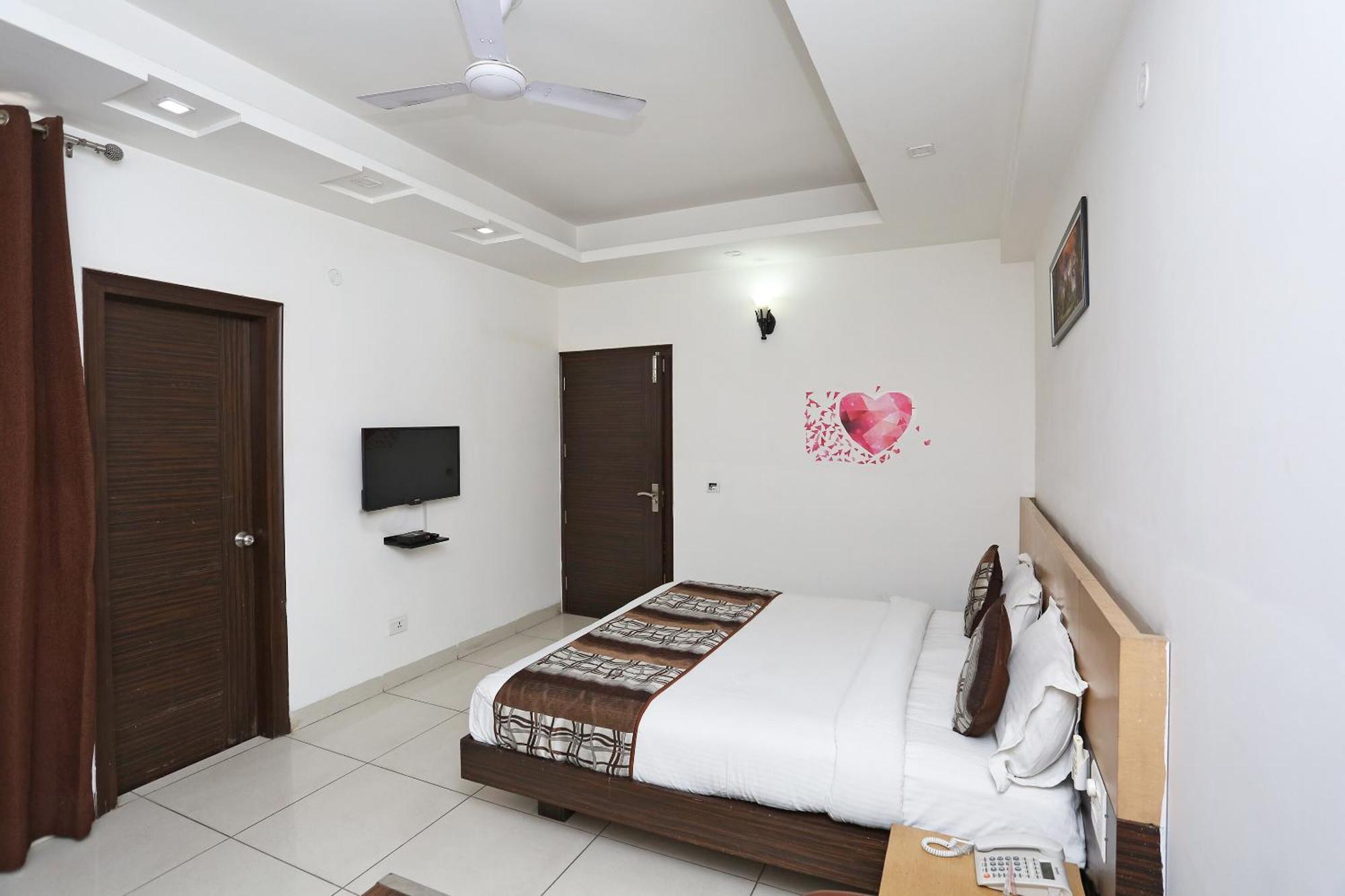 OYO 531 Hotel Cyber Inn Gurgaon Exterior foto