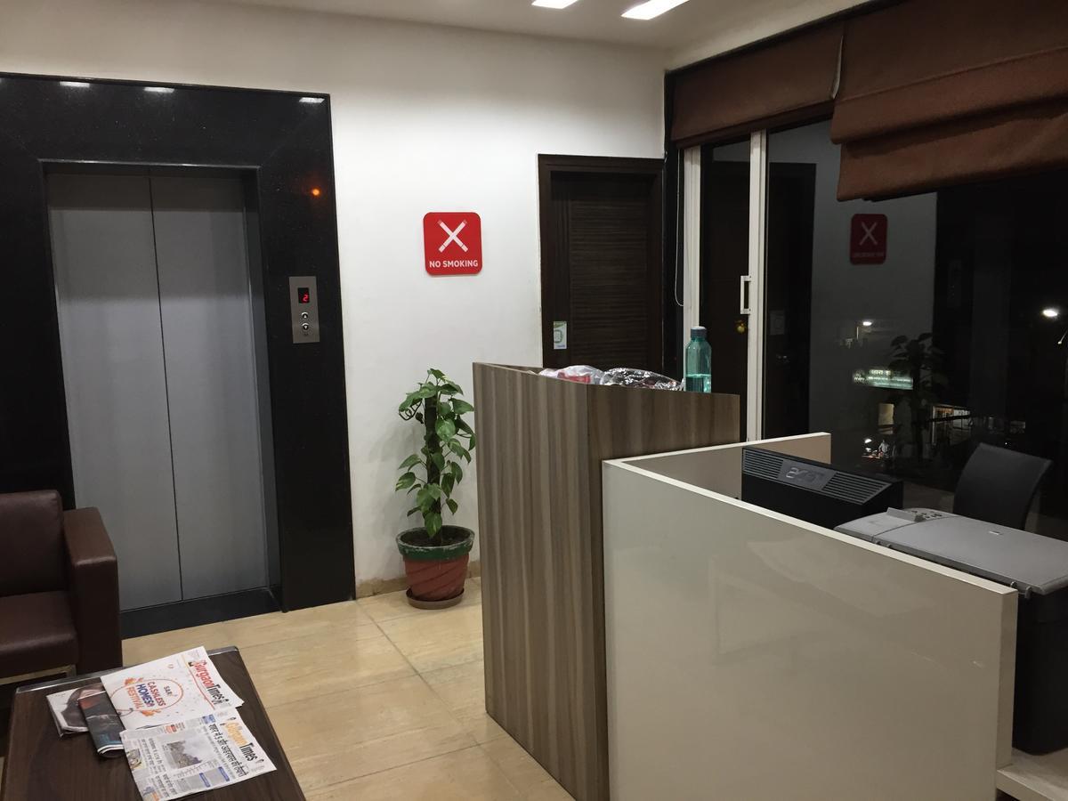 OYO 531 Hotel Cyber Inn Gurgaon Exterior foto